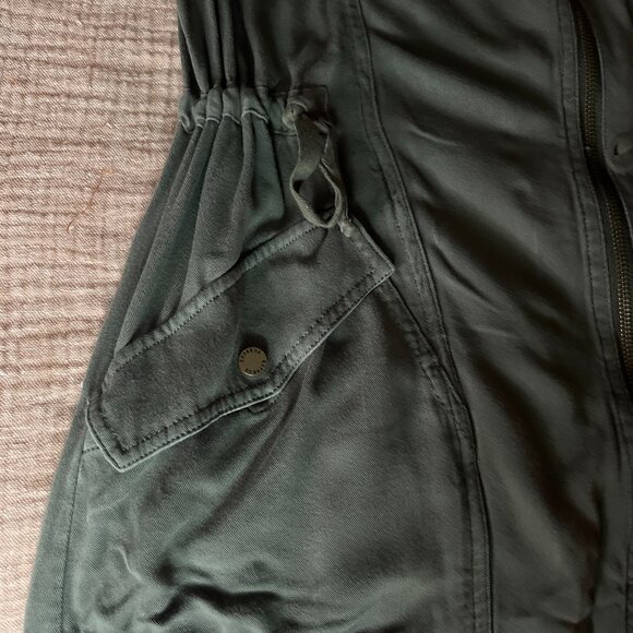 Green Express Lightweight Jacket - Picture 6 of 6